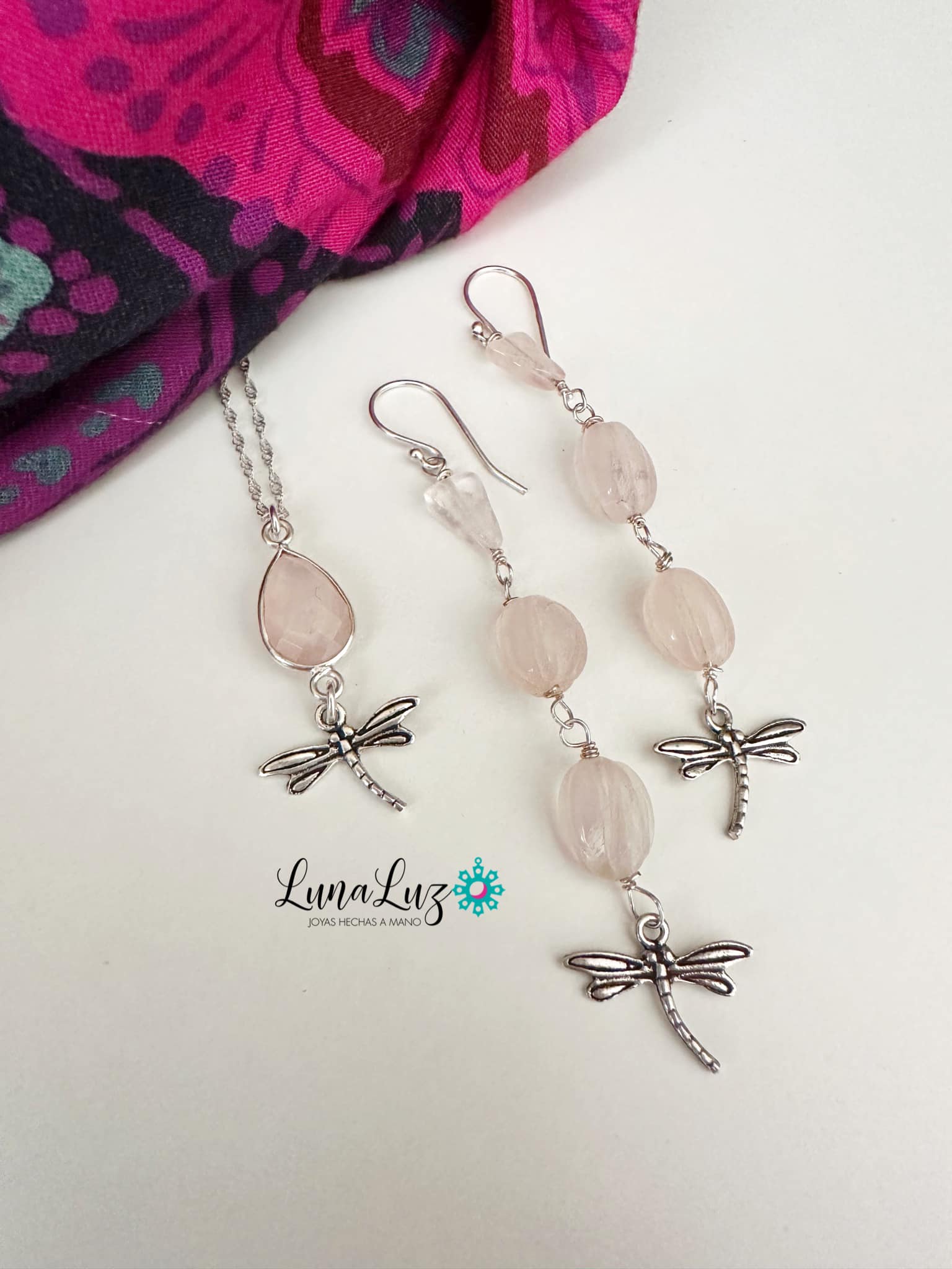 Conjunto Libélulas piedras Cuarzo Rosa. Incluye significado de la piedra y packing para regalo