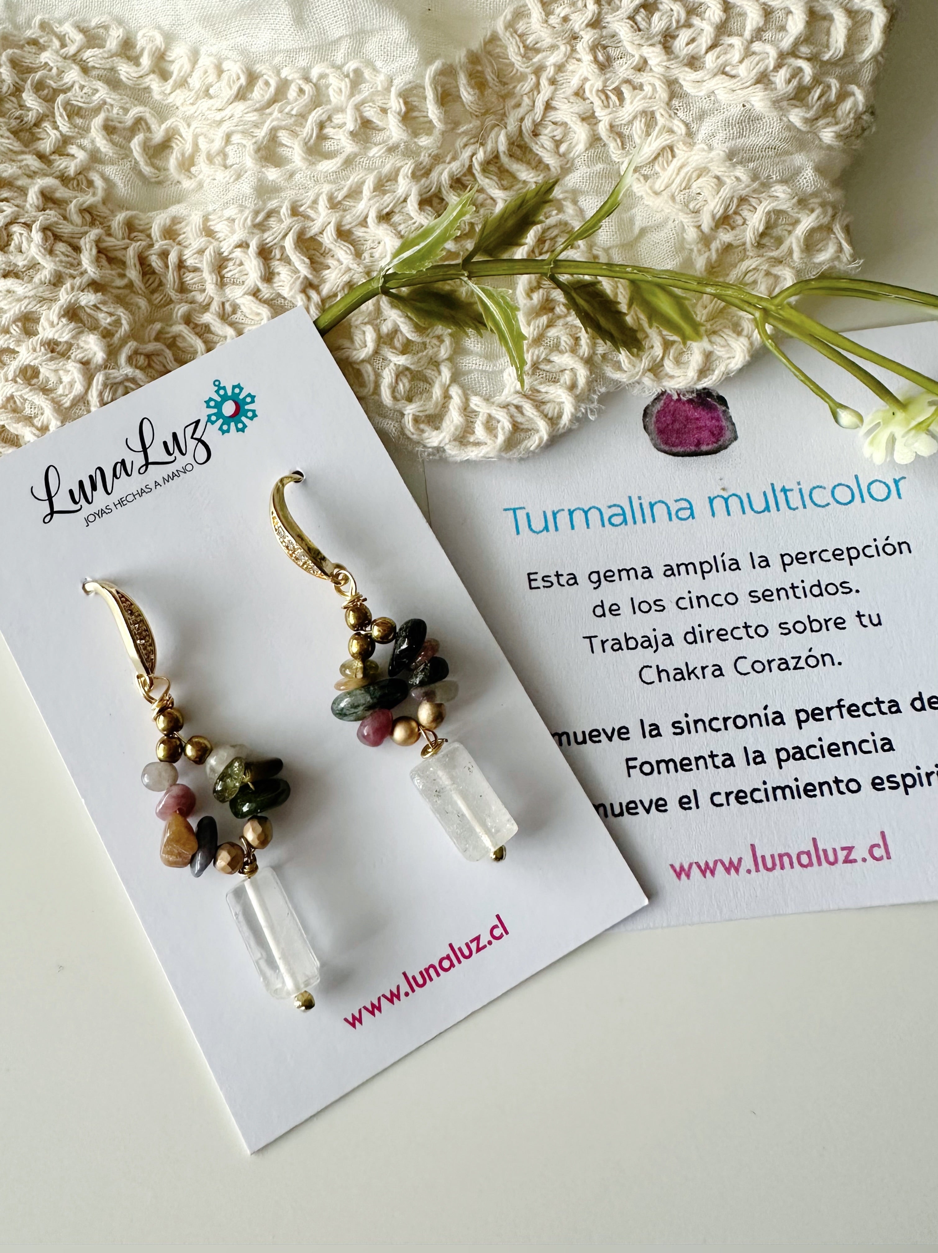 Aros de piedra Turmalina Multicolor con significado "Armonía y Protección"