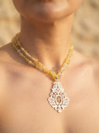Collar largo  “Susurro Primaveral” en mix de piedras naturales. Enchape de Plata 950