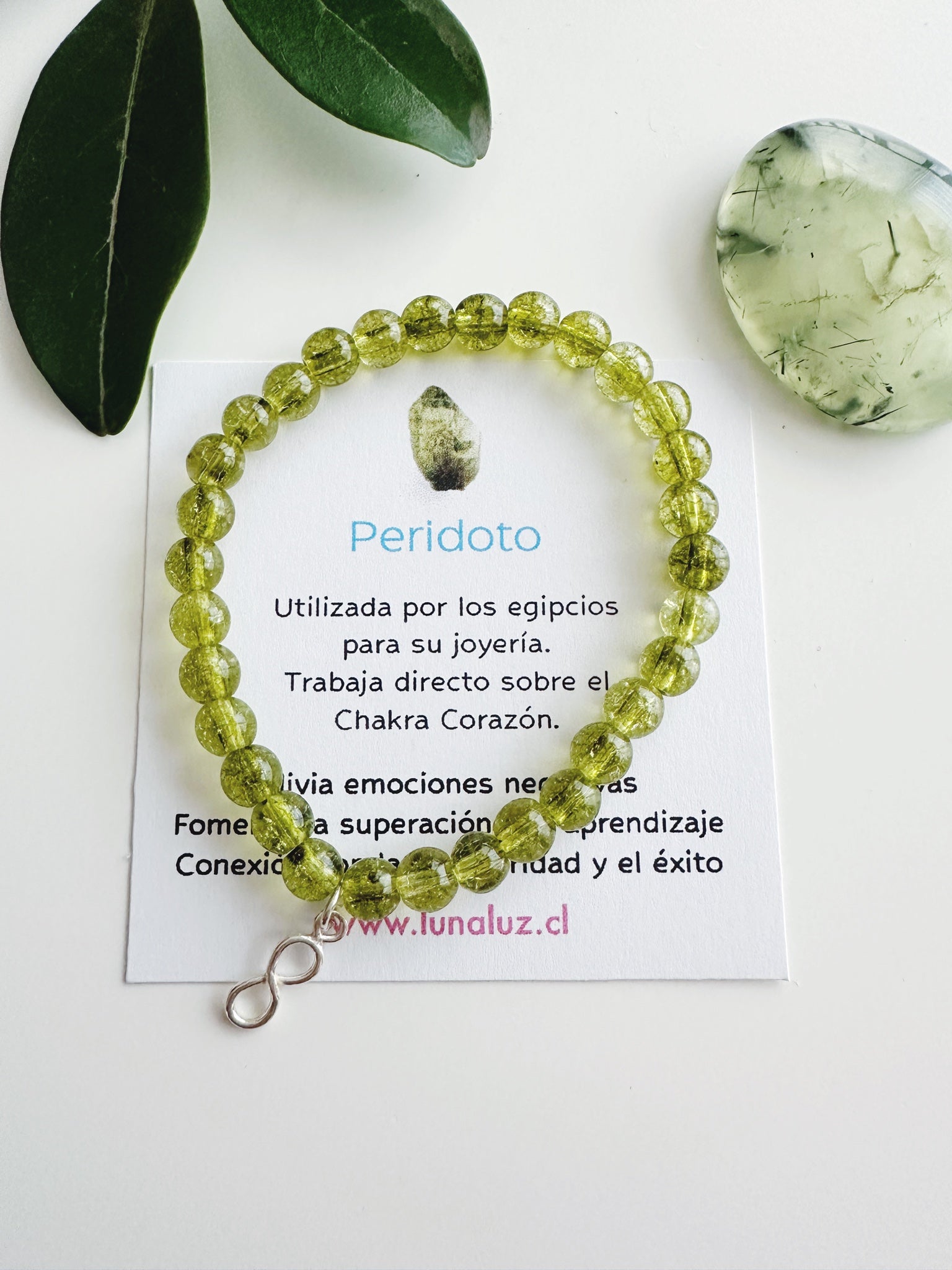 Pulsera de Plata 925 "Abundancia eterna" en piedra Peridoto. Incluye significado de su piedra y packing para regalo