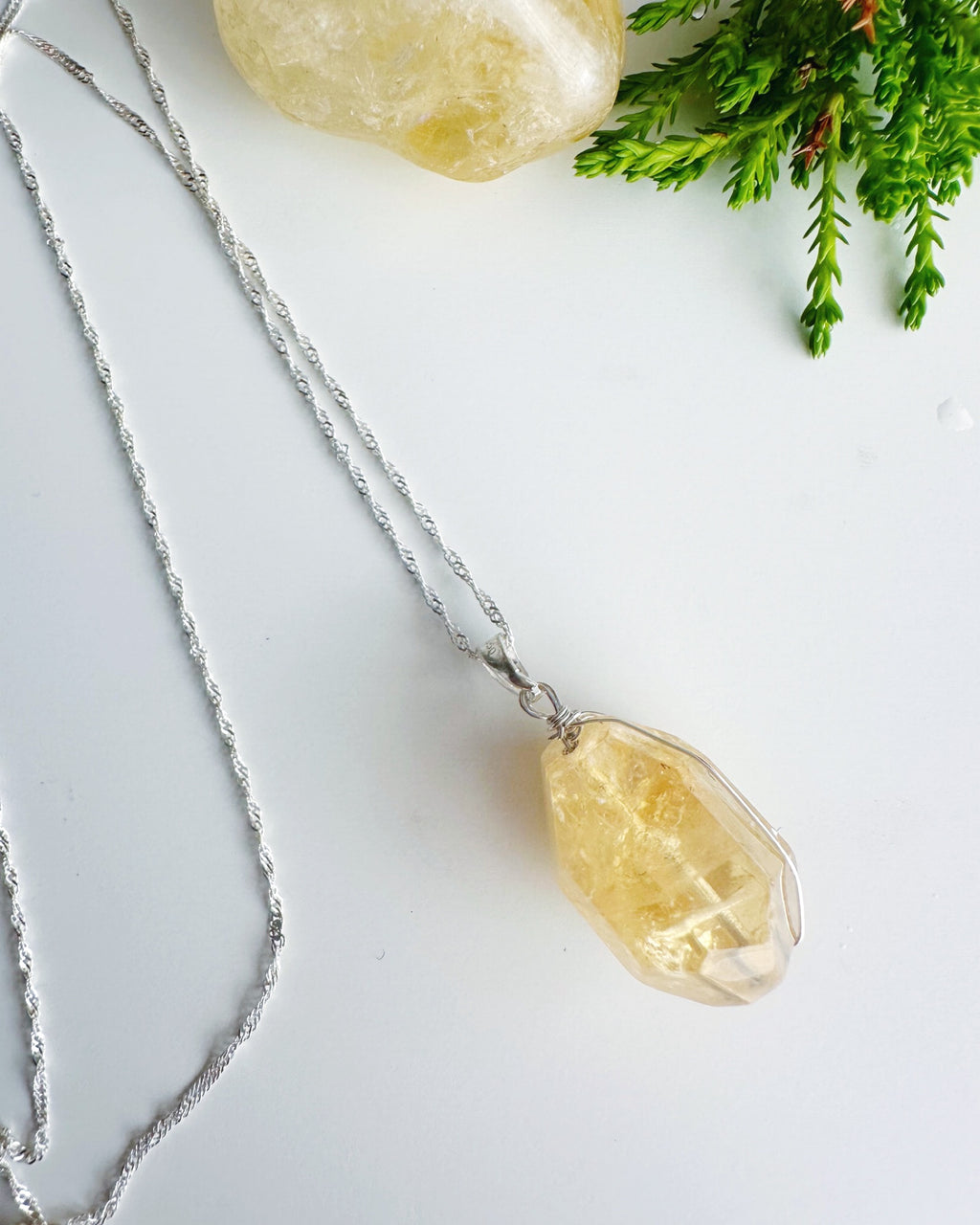 Collar de Plata 925 colgante Cuarzo Citrino. Incluye significado de la piedra y Packing para regalo