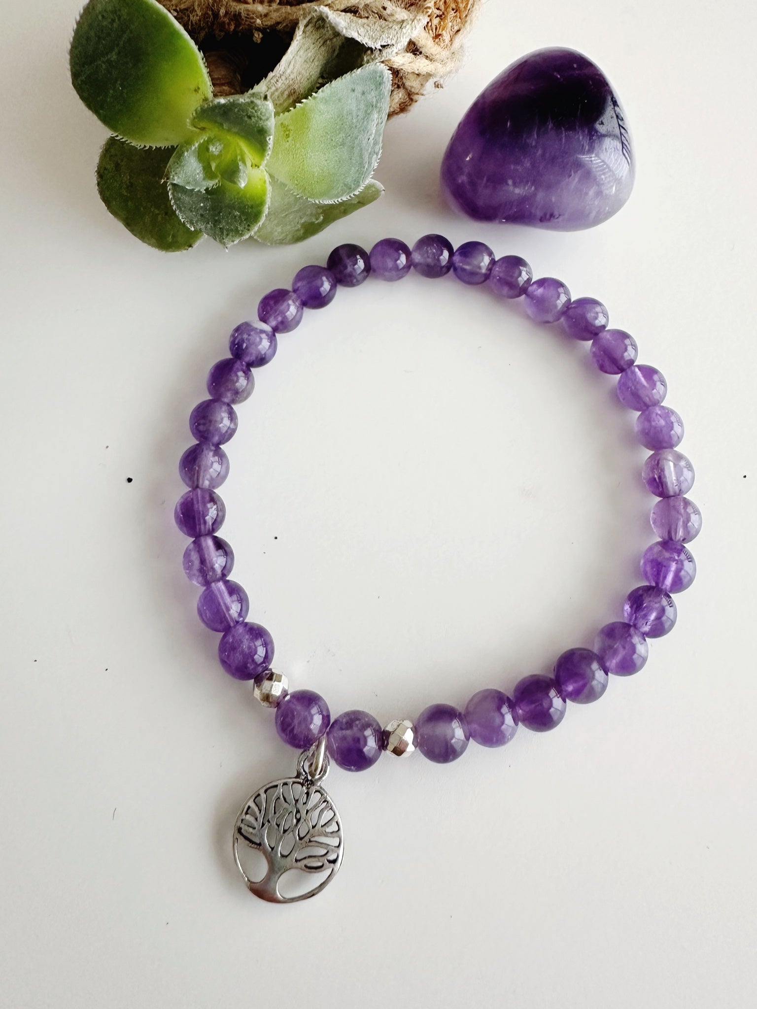 Pulsera de Plata 925 " Equilibrio Vital" en piedra Amatista y Árbol de la vida. Incluye significado de la piedra y packing para regalo