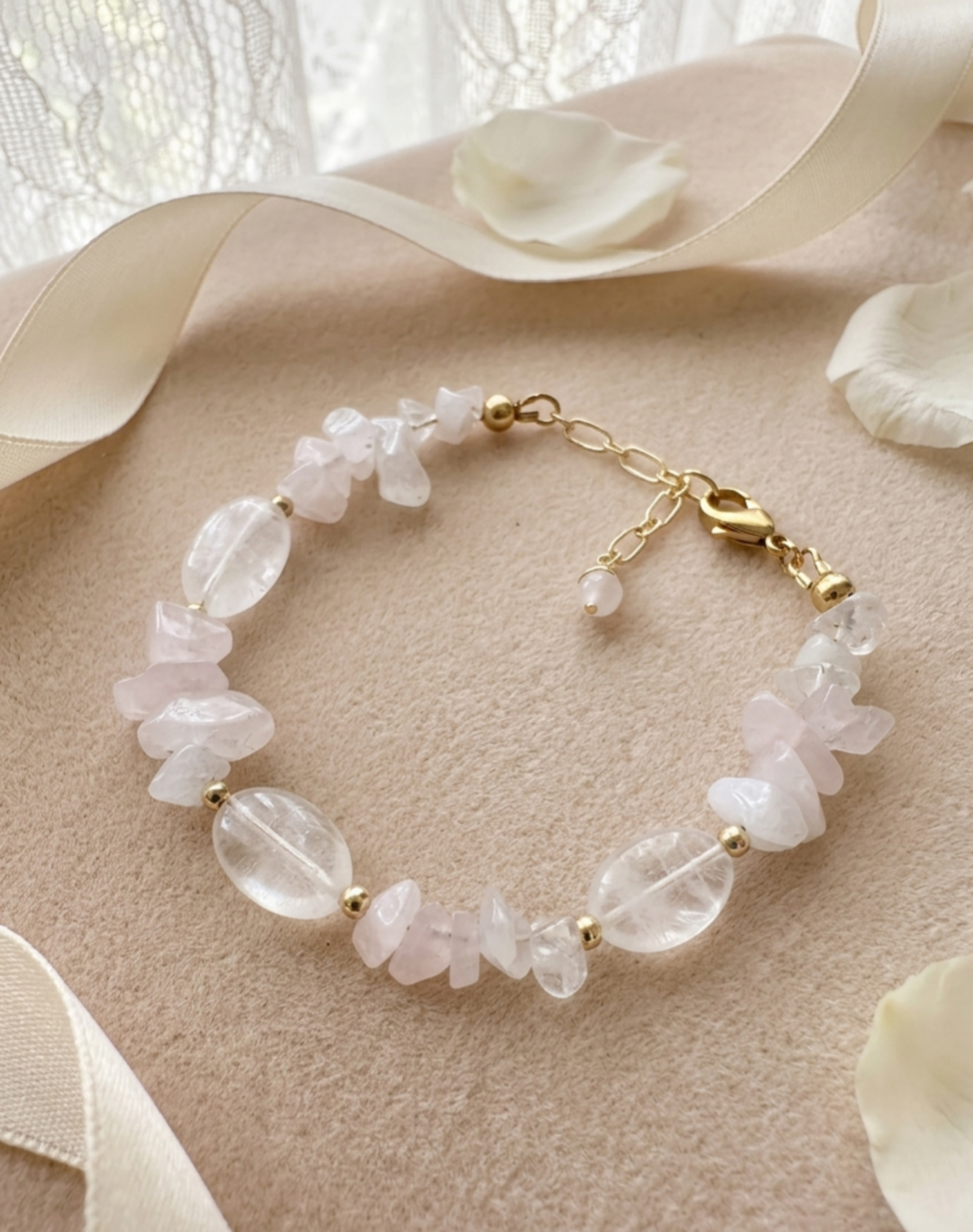 Pulsera “Me elijo” en piedras de cuarzo rosa