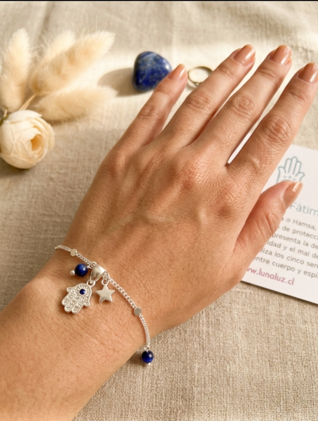 Pulsera Mano de Fátima con Lapislázuli "Protección y Sabiduría Interior"