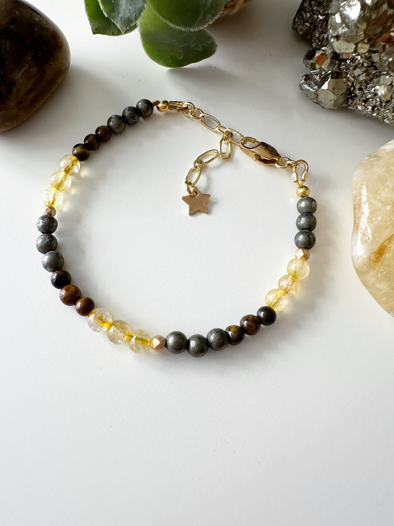 Pulsera “Triada de Abundancia”. Incluye significado de sus piedras y Packing para regalo