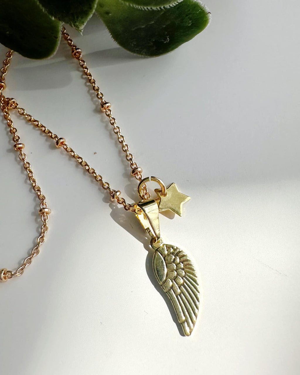 Collar amuleto Alita de ángel protección. Incluye mensaje especial y Packing para regalo