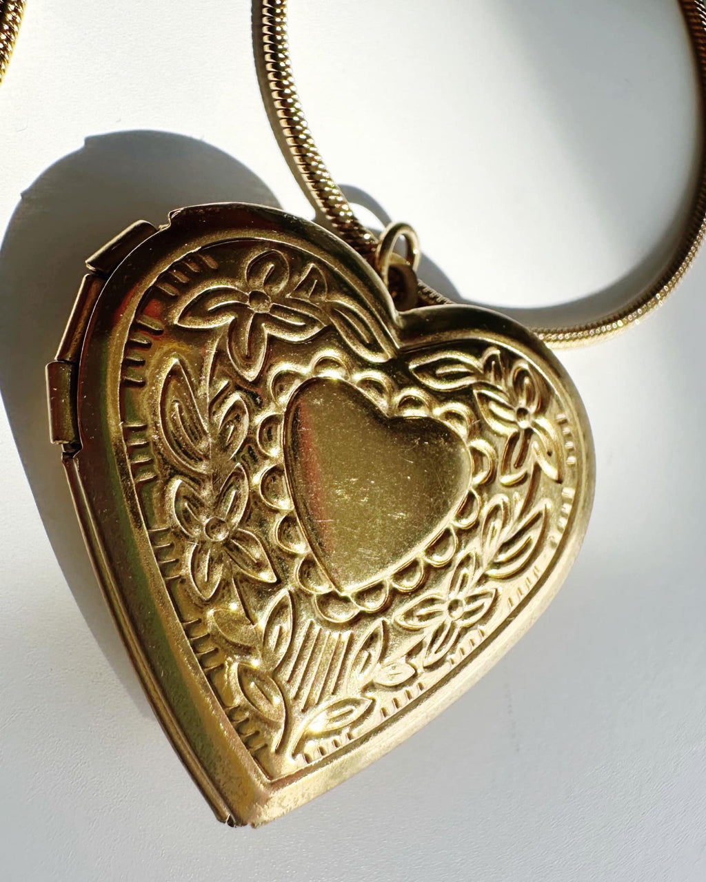 Collar Relicario Corazón de Acero Inoxidable. incluye foto personalizada y packing para regalo