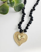 Collar “Encanto” tejido en cristales negros. Incluye Packing para regalo