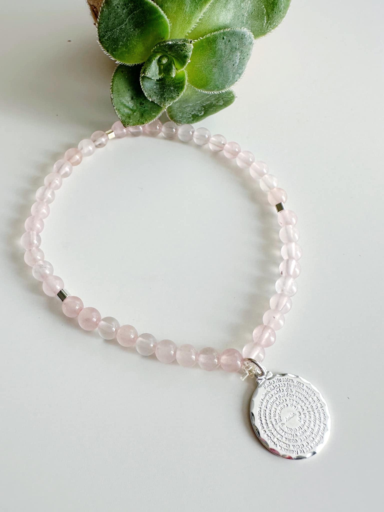 Pulsera Padre Nuestro Cuarzo Rosa. Incluye mensaje especial y Packing para regalo