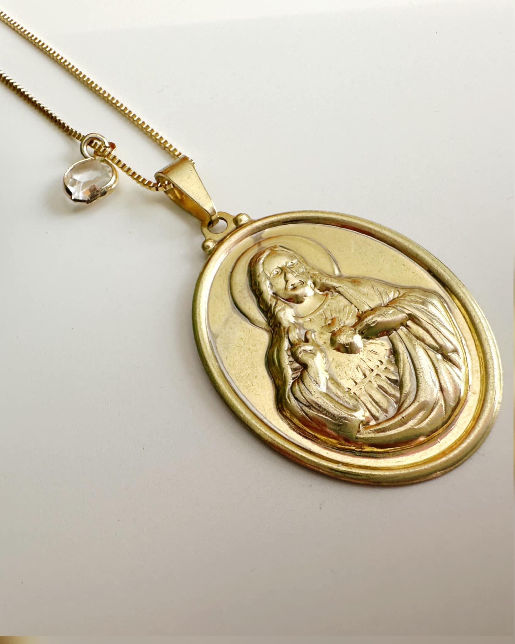 Collar Sagrado Corazón. Incluye mensaje especial y Packing para regalo