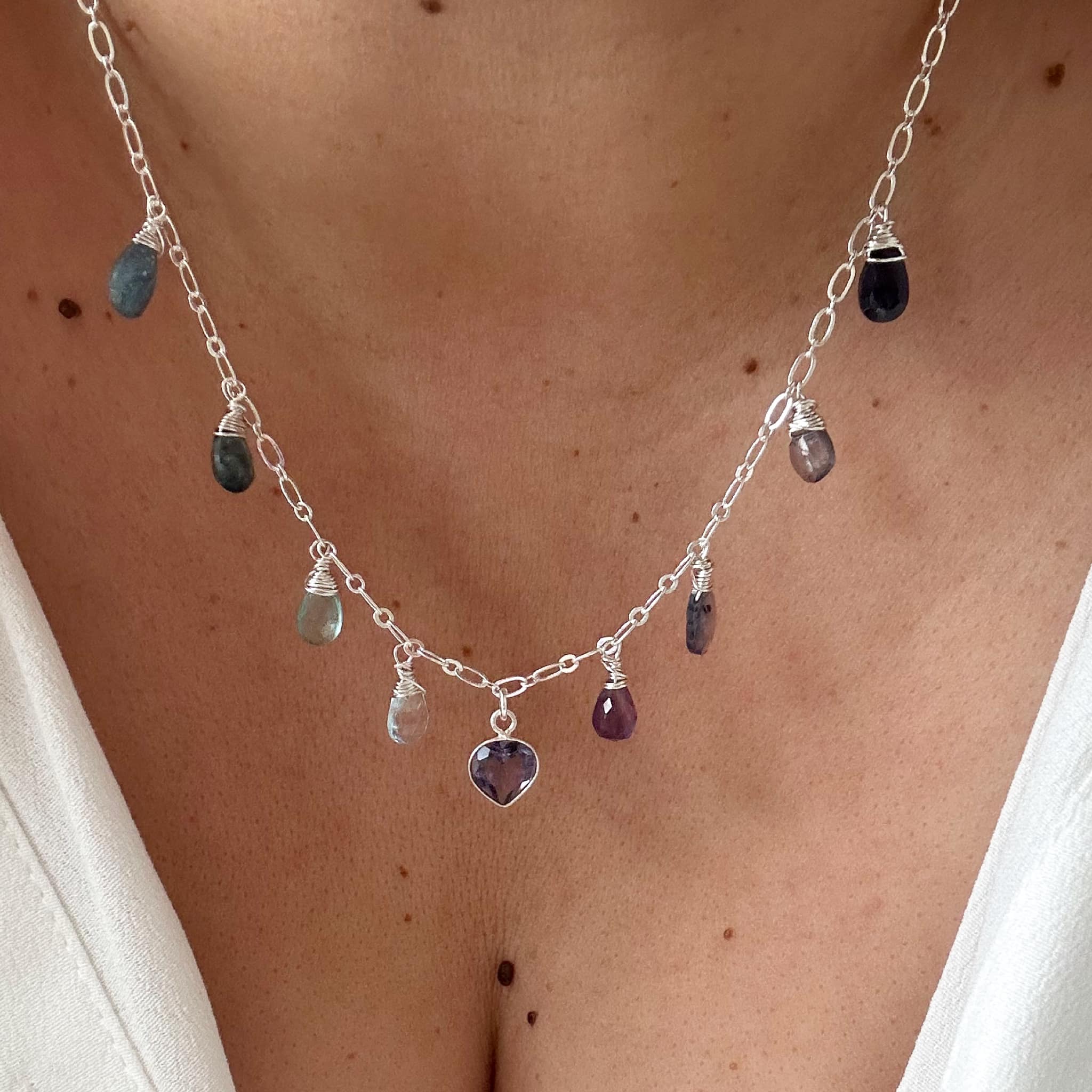 Collar "Euforia" mix de piedras. Incluye packing para regalo