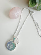 Collar Mascota Cuarzo Rosa. Incluye tarjeta con mensaje especial para regalo
