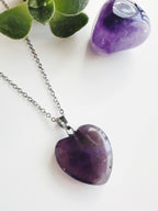Collar corazón Amatista. Incluye significado de la piedra y packing para regalo