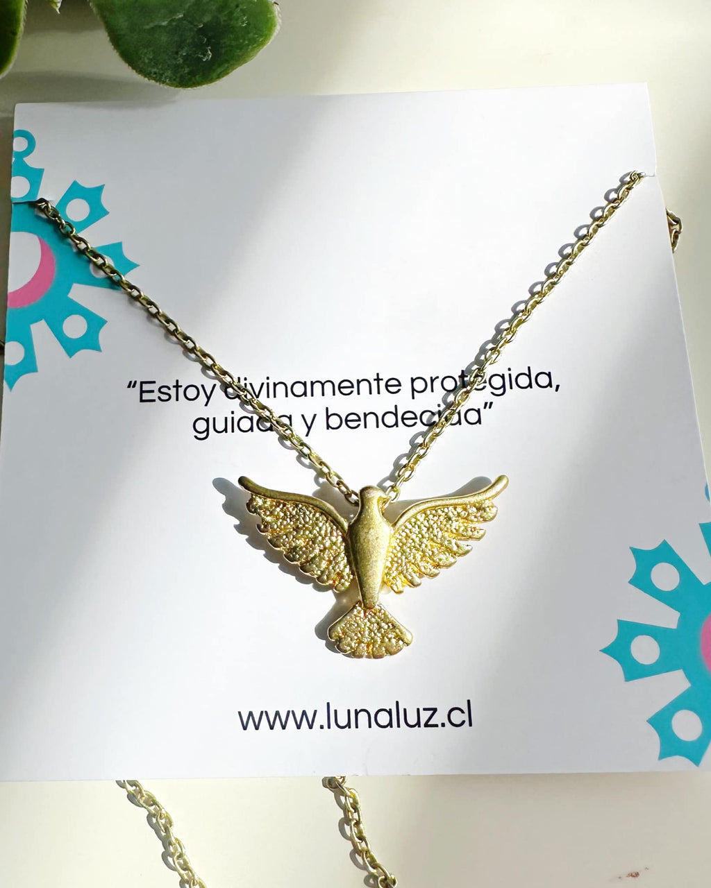 Collar Espíritu Santo. Incluye mensaje especial y packing para regalo