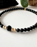 Pulsera signo Capricornio en Piedra Turmalina Negra. Incluye mensaje especial y packing para regalo