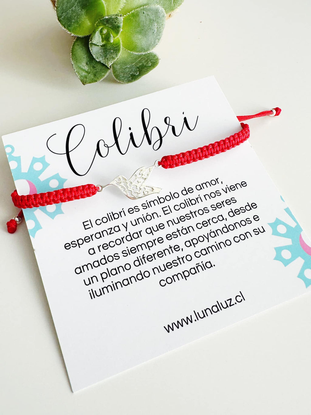 Pulsera de Plata 925 Colibrí tejida en hilo ajustable. Incluye Significado y packing para regalo