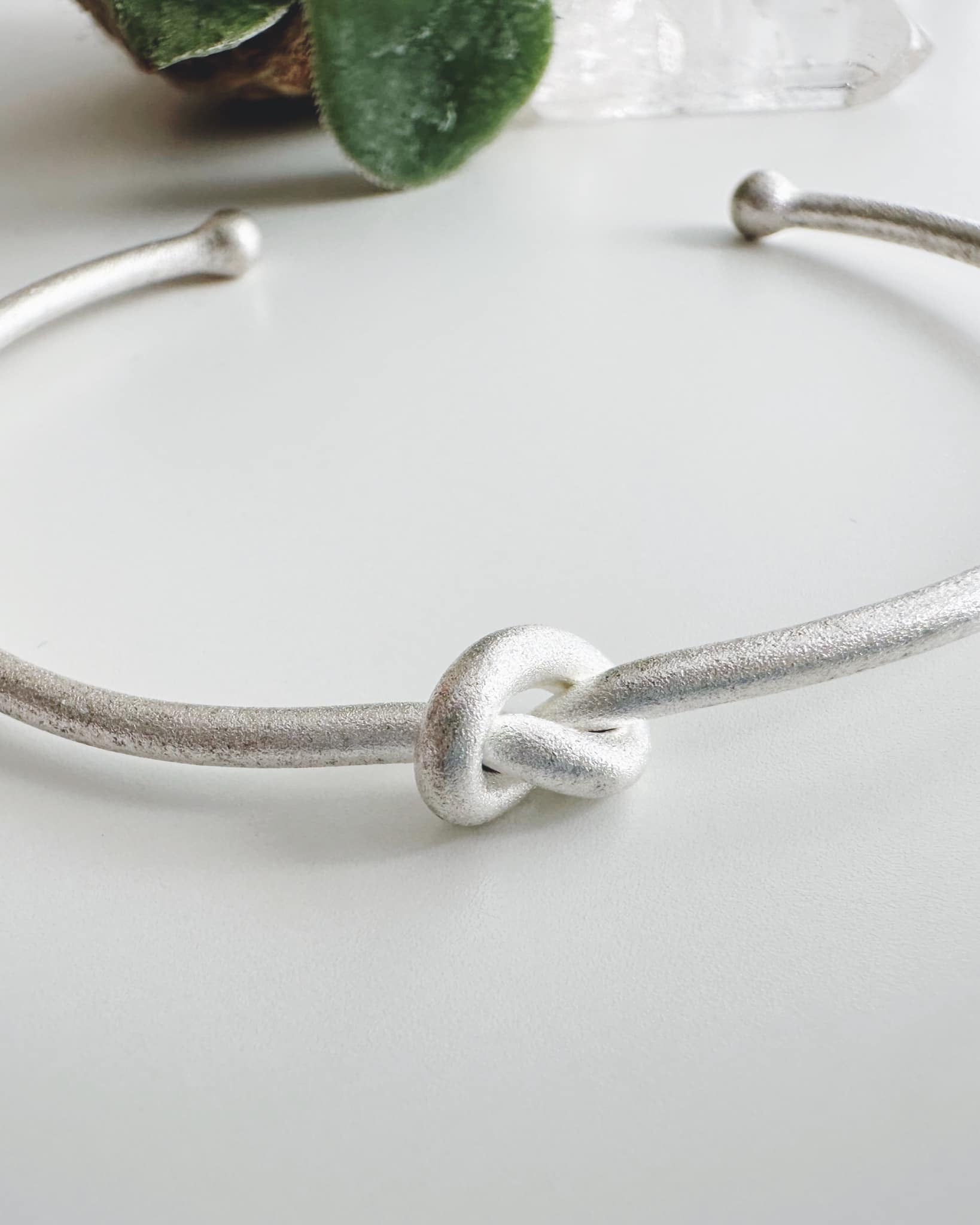 Pulsera silver tipo Esclava. Incluye Packing para regalo