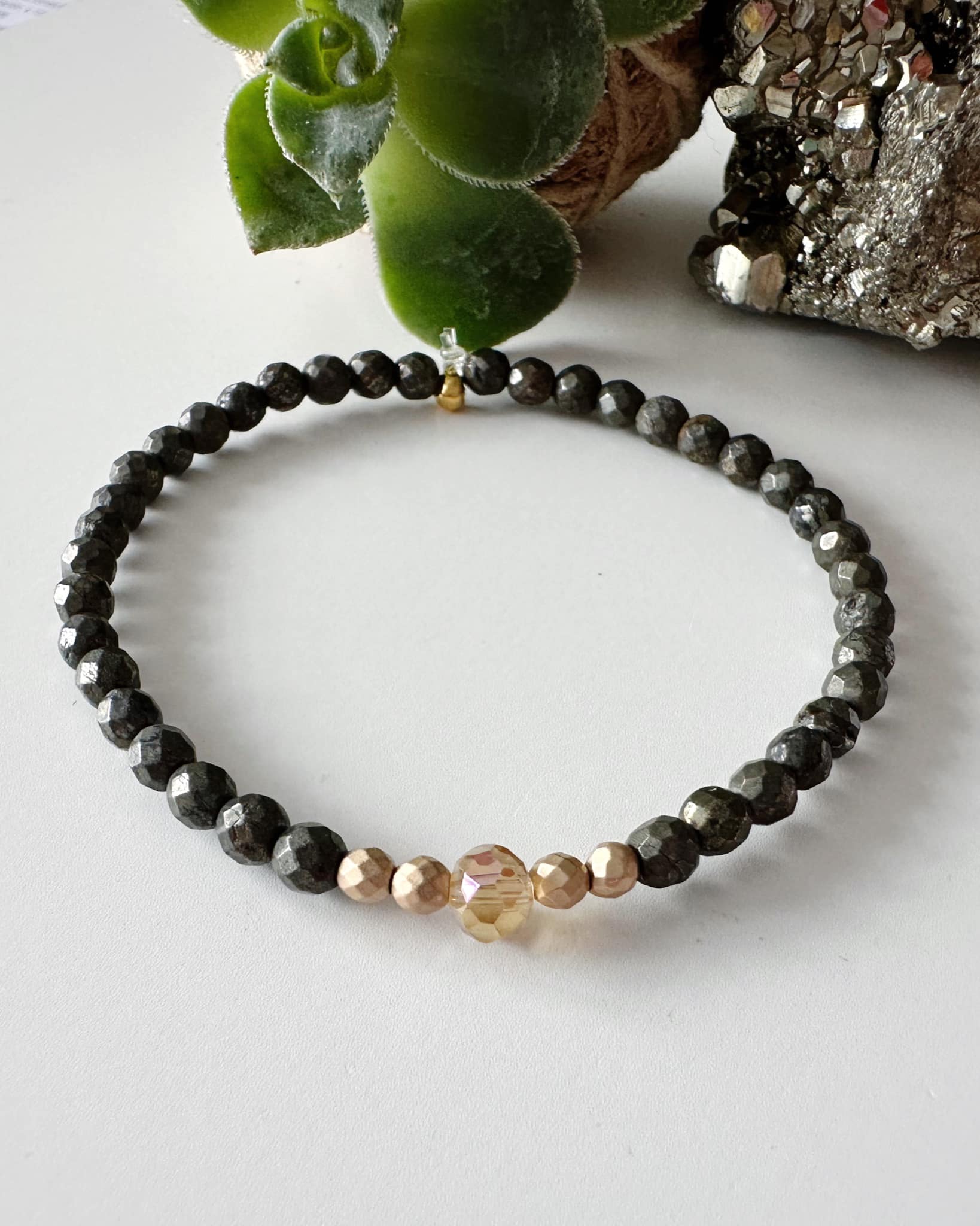 Pulsera Amuleto para Virgo en piedra Pirita . Incluye mensaje especial y Packing para regalo