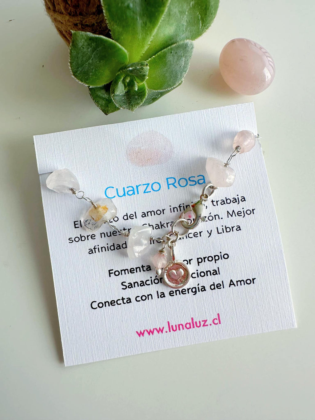 Pulsera “Amor Infinito” en piedras de Cuarzo Rosa. Incluye significado de la piedra y packing para regalo