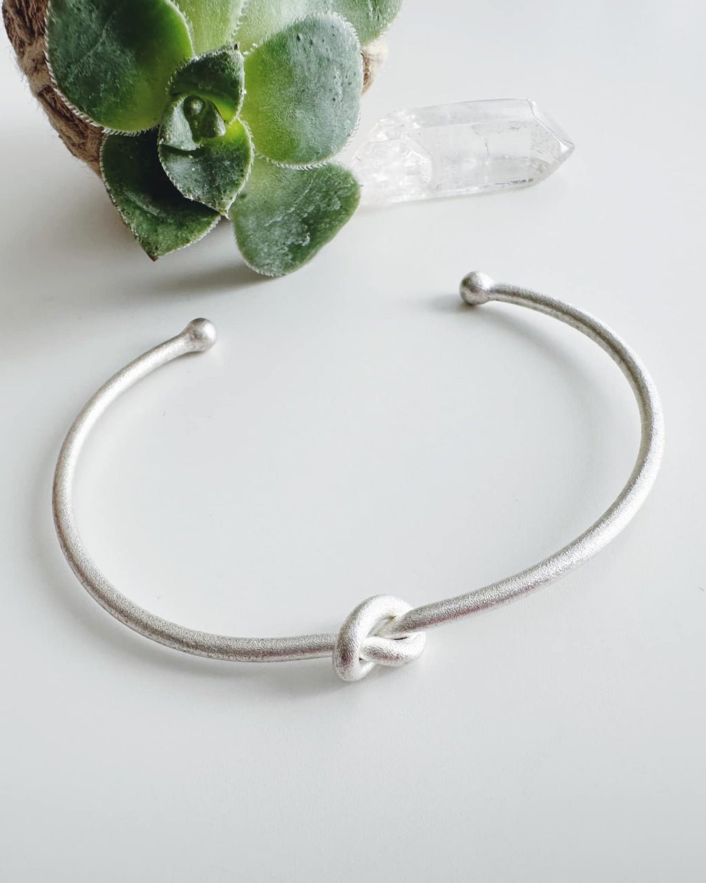 Pulsera silver tipo Esclava. Incluye Packing para regalo