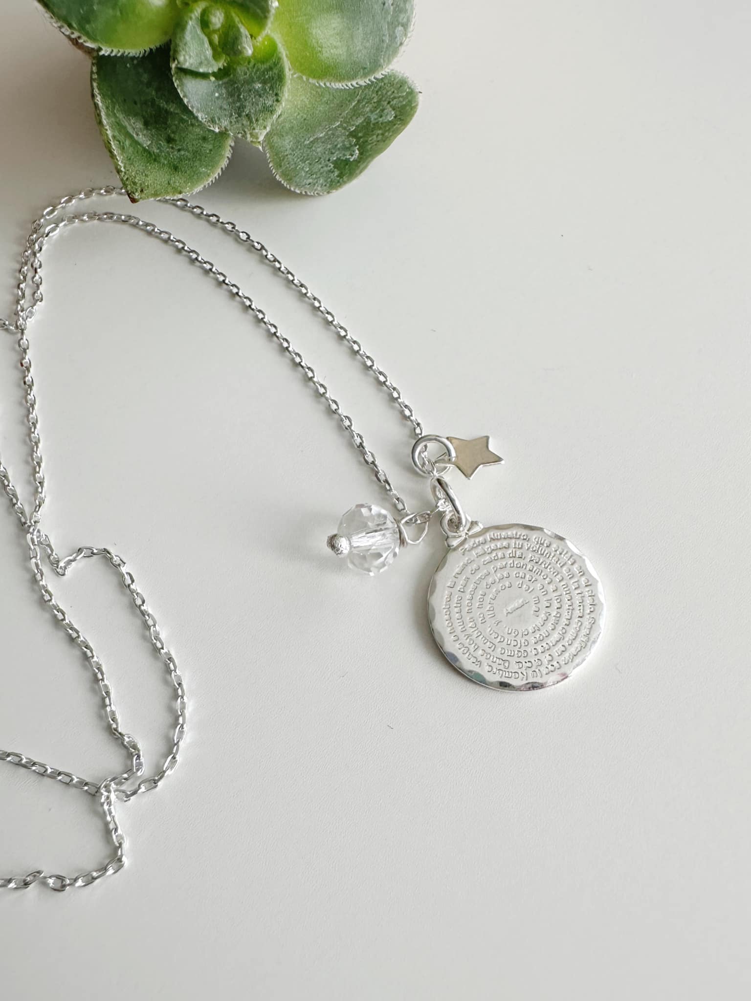 Collar “Padre Nuestro”. Incluye mensaje especial y packing para regalo