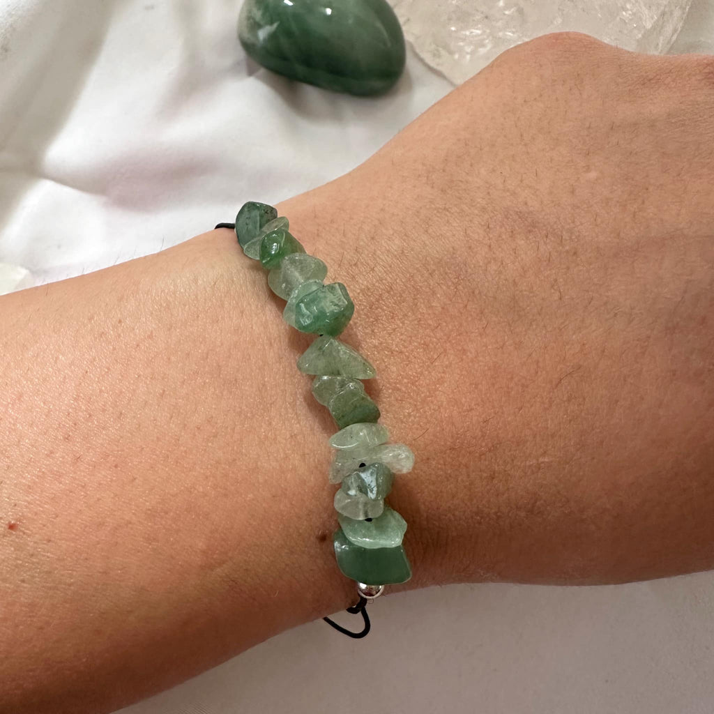 Pulsera hilo ajustable Cuarzo verde . Incluye significado de la piedra  y Packing para regalo