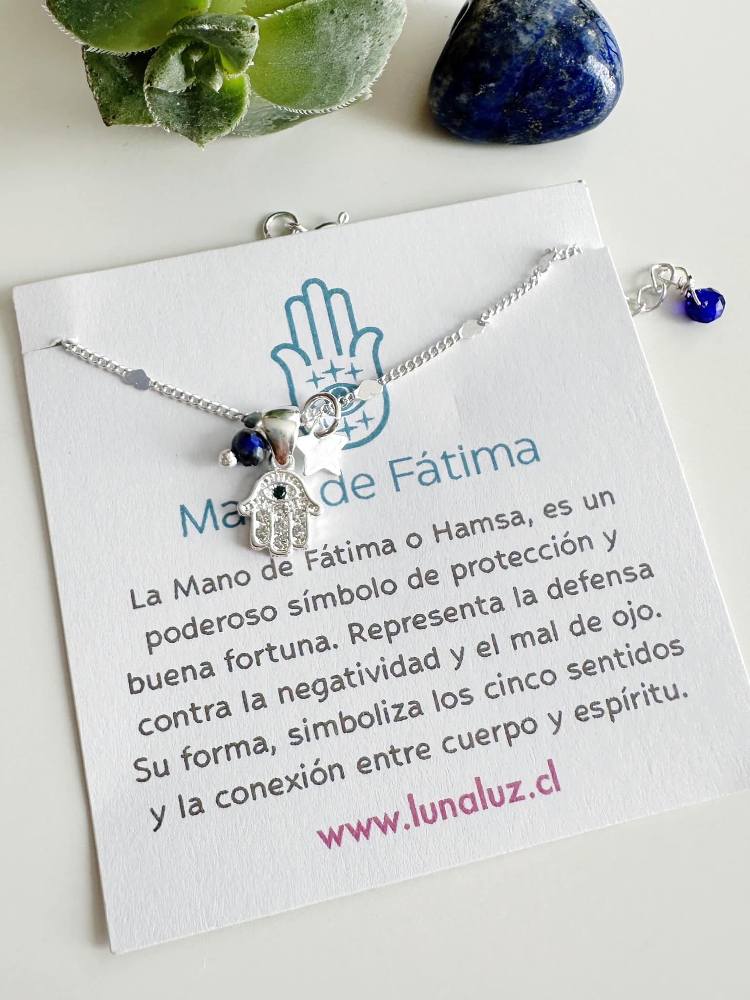 Pulsera silver Mano de Fátima en piedra Lapislázuli . Incluye significado y Packing para regalo