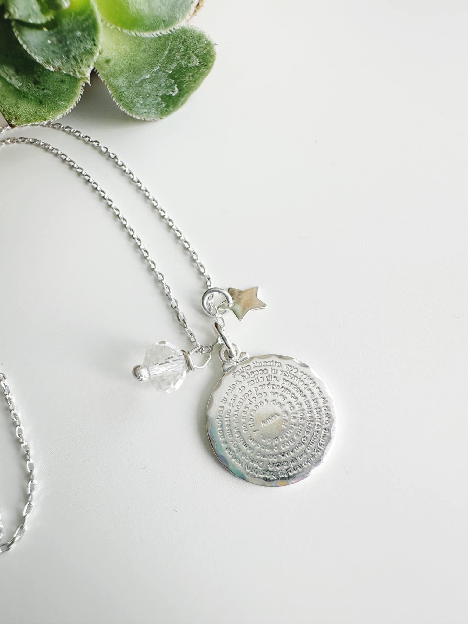 Collar “Padre Nuestro”. Incluye mensaje especial y packing para regalo