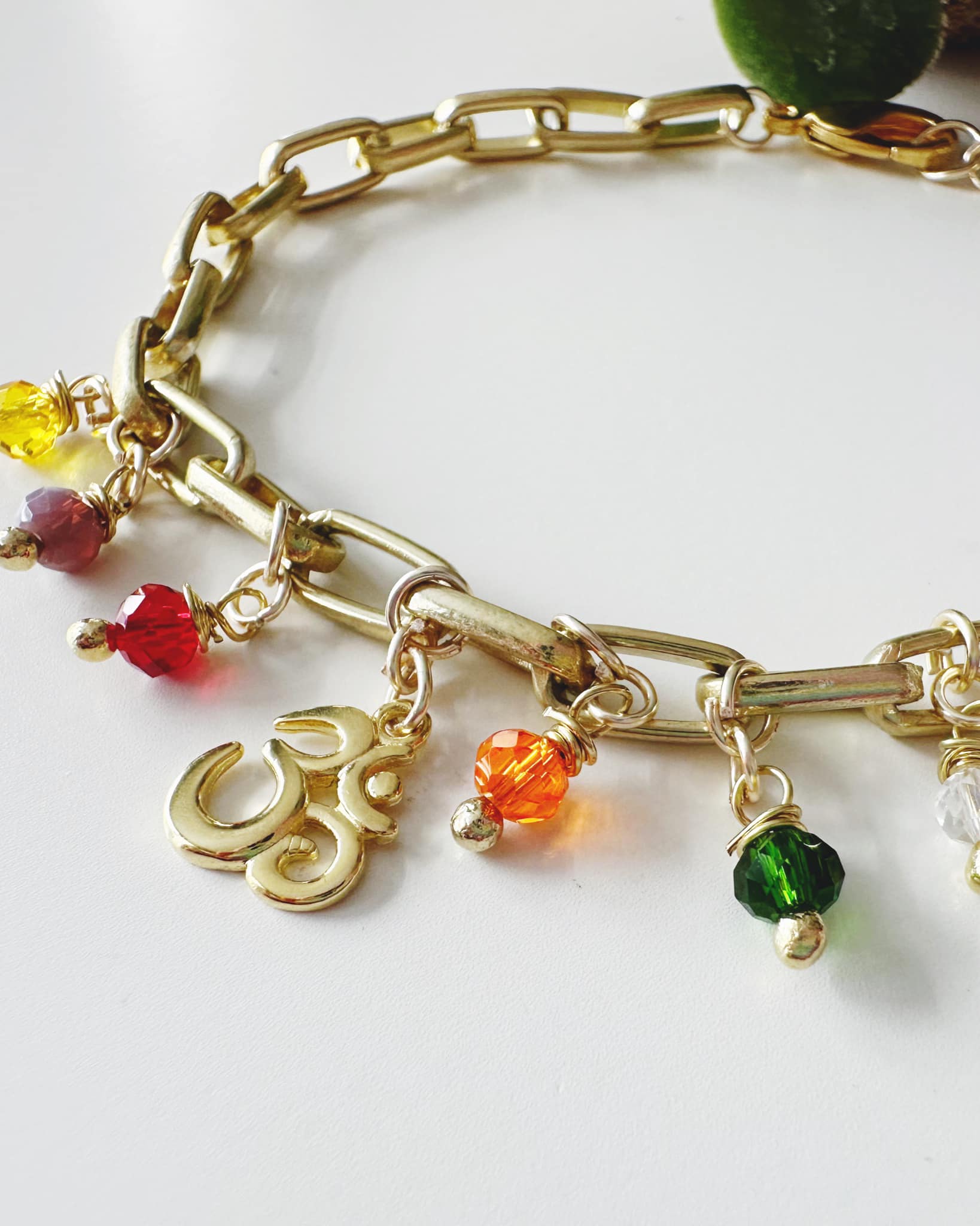 Pulsera 7 chakras. Incluye mantra impreso y packing para regalo