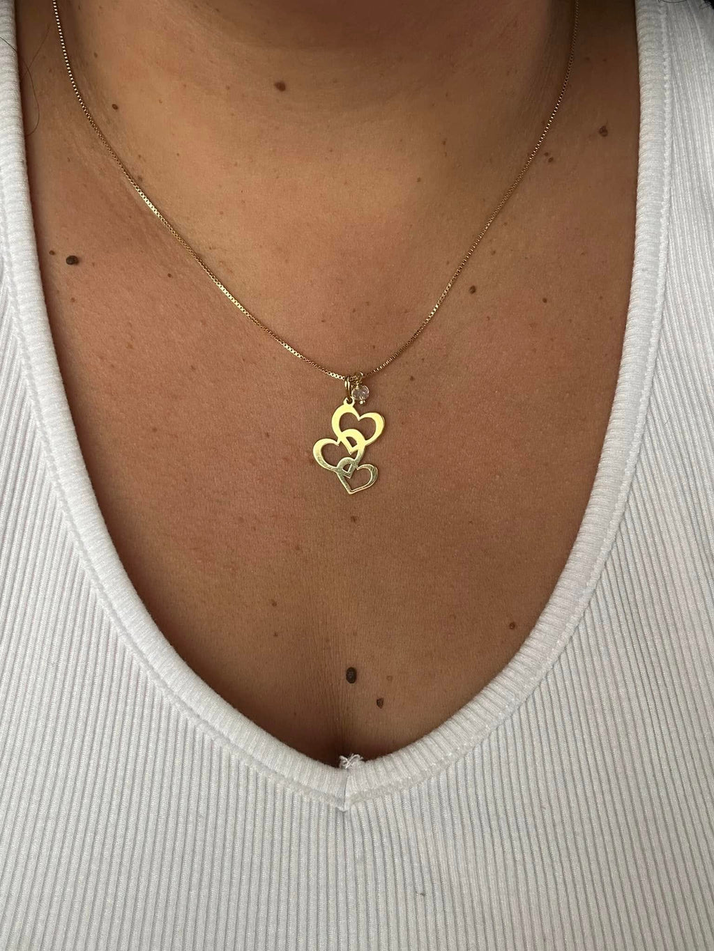 Collar "Mi familia" en corazones . Incluye packing para regalo.