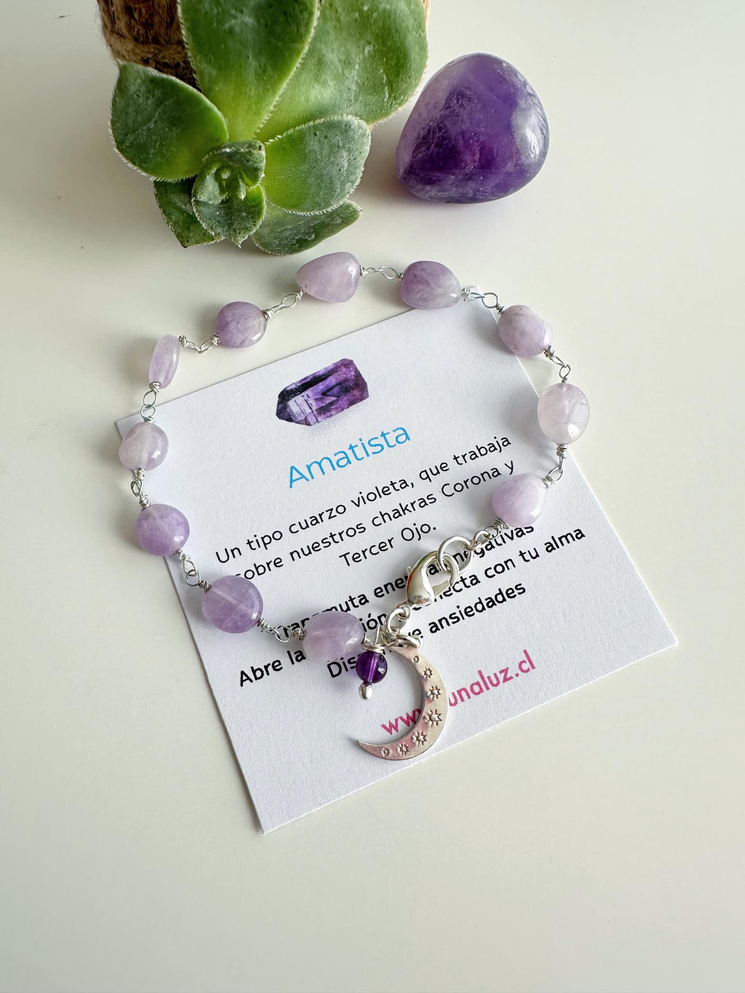 Pulsera Luna Luz en Amatista. Incluye significado de la Piedra y packing para regalo