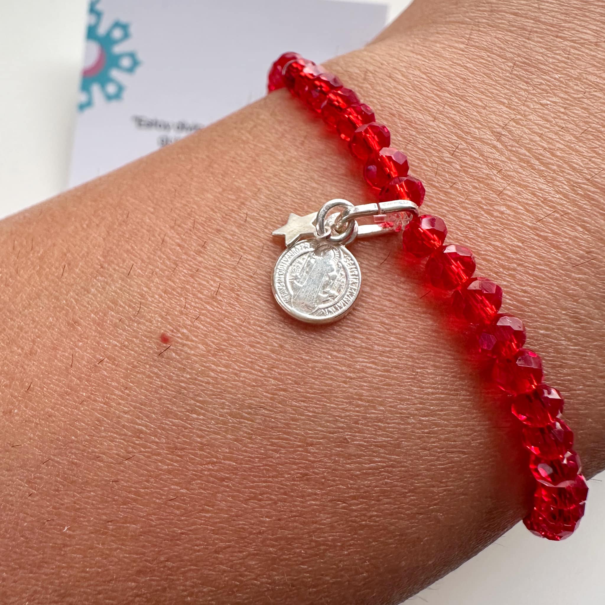 Pulsera de plata San Benito y estrella. Incluye mensaje especial y Packing de regalo
