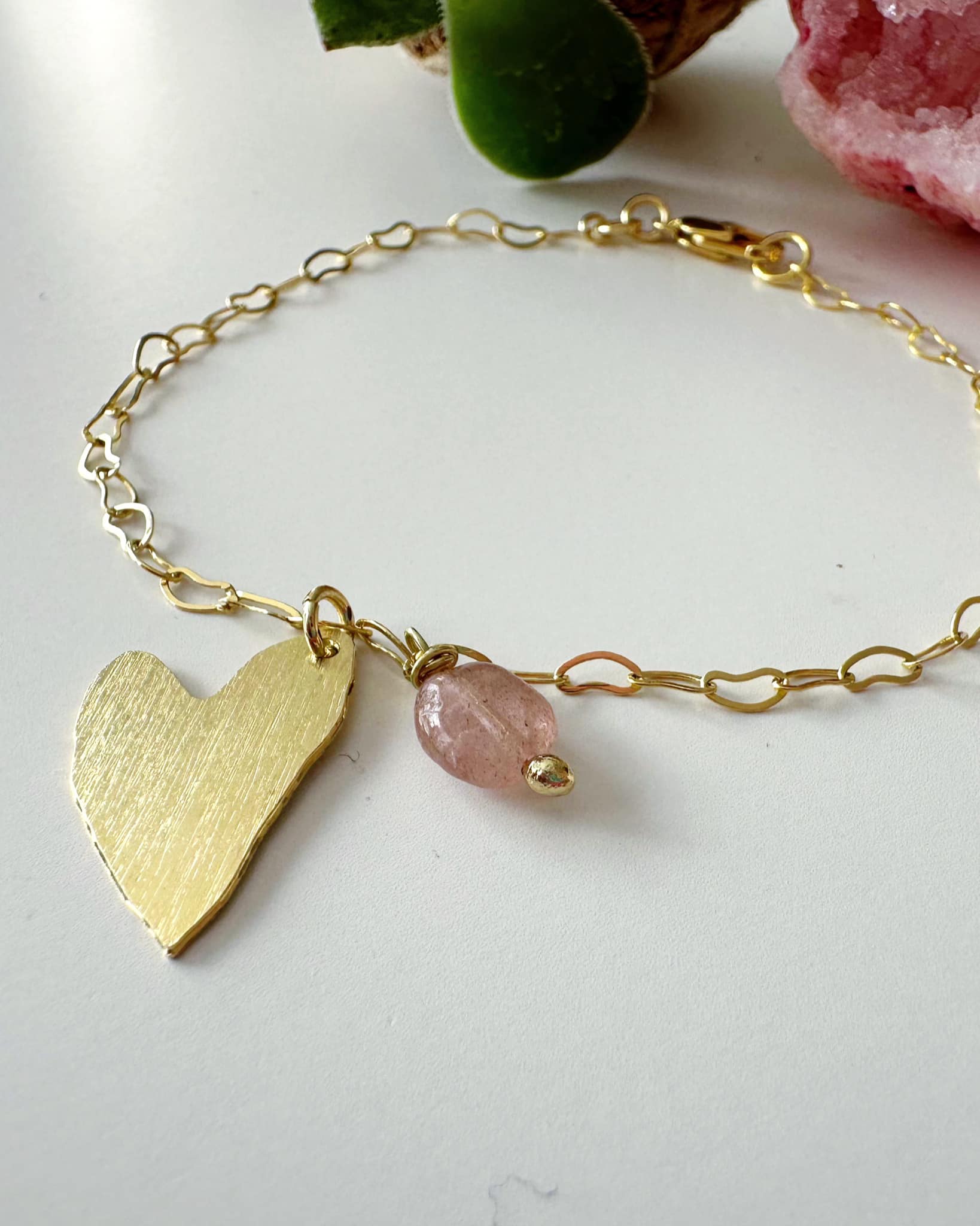 Pulsera Corazón en Cuarzo Frutilla. Incluye significado de la piedra y packing para regalo