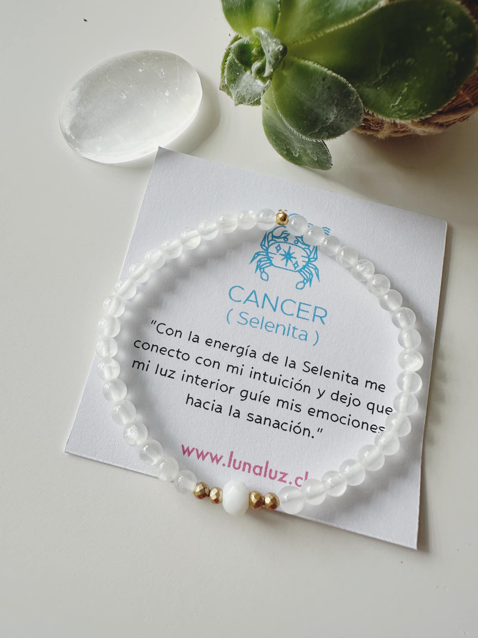 Pulsera Amuleto para Cáncer en piedra Selenita. Incluye mensaje especial y Packing para regalo
