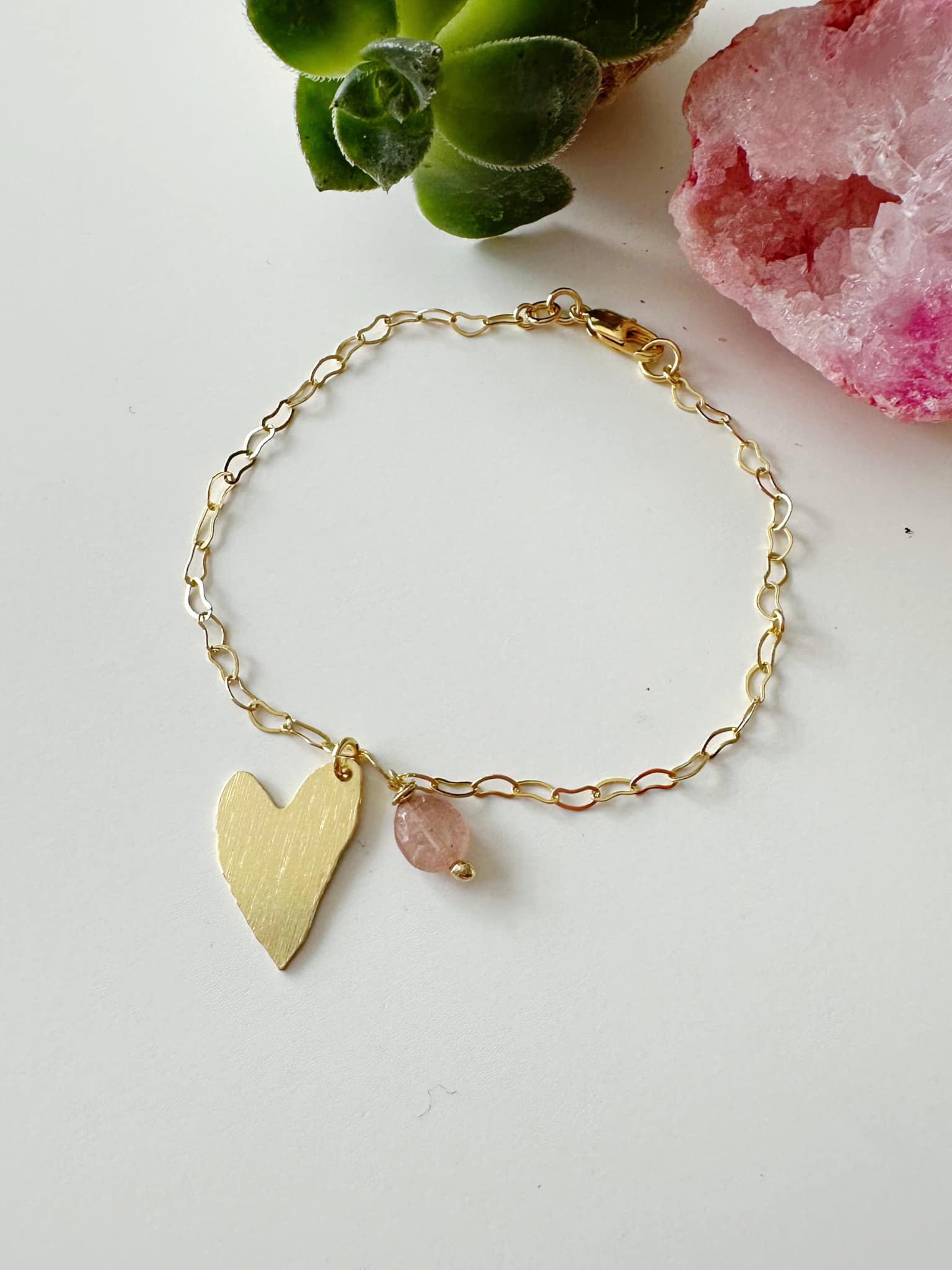 Pulsera Corazón en Cuarzo Frutilla. Incluye significado de la piedra y packing para regalo