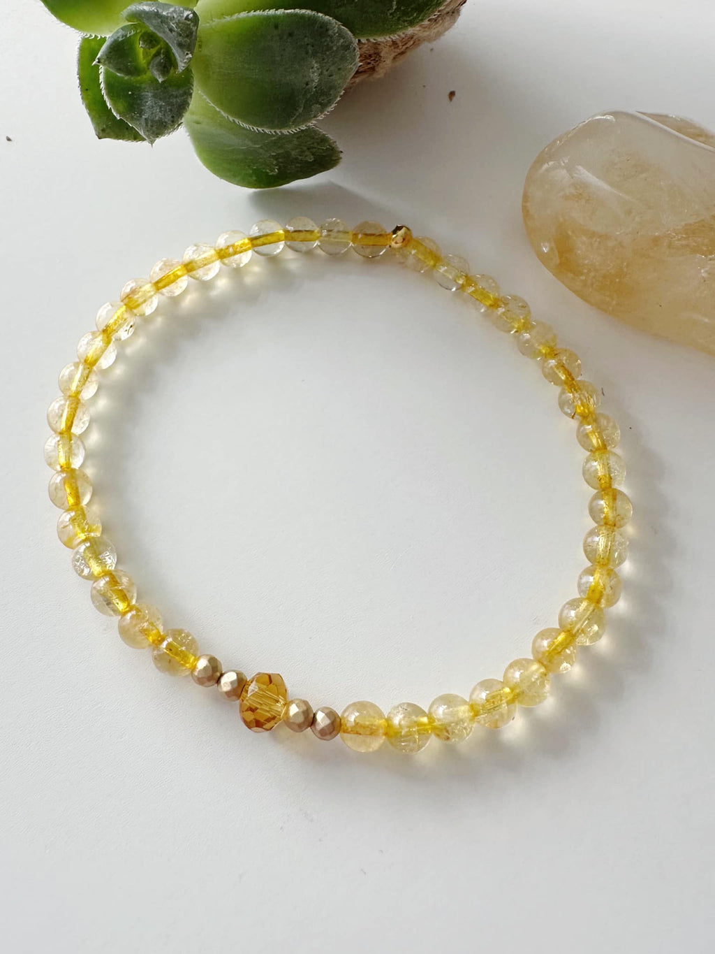 Pulsera signo Leo en piedra Citrino .Incluye mensaje especial y Packing para regalo