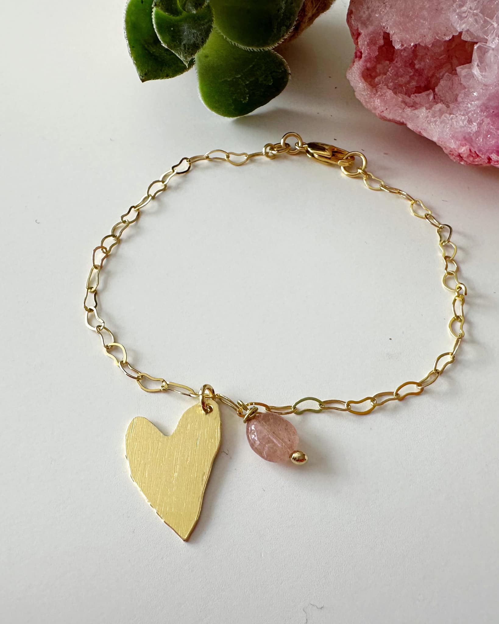 Pulsera Corazón en Cuarzo Frutilla. Incluye significado de la piedra y packing para regalo