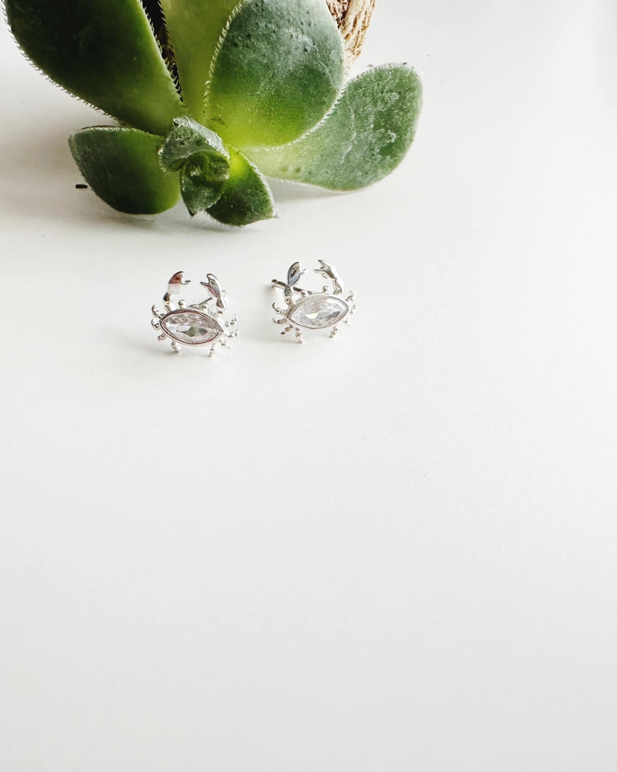 Aros cangrejito con cristal. PLATA 925