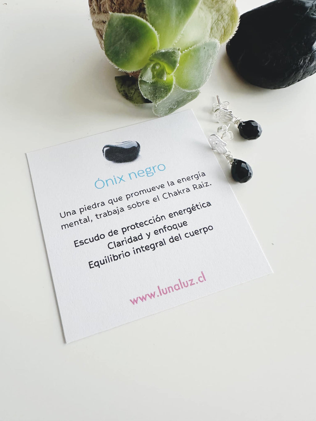 Aros de Plata 925 Mano de Fátima piedra Onix. Incluye significado de la piedra y packing para regalo