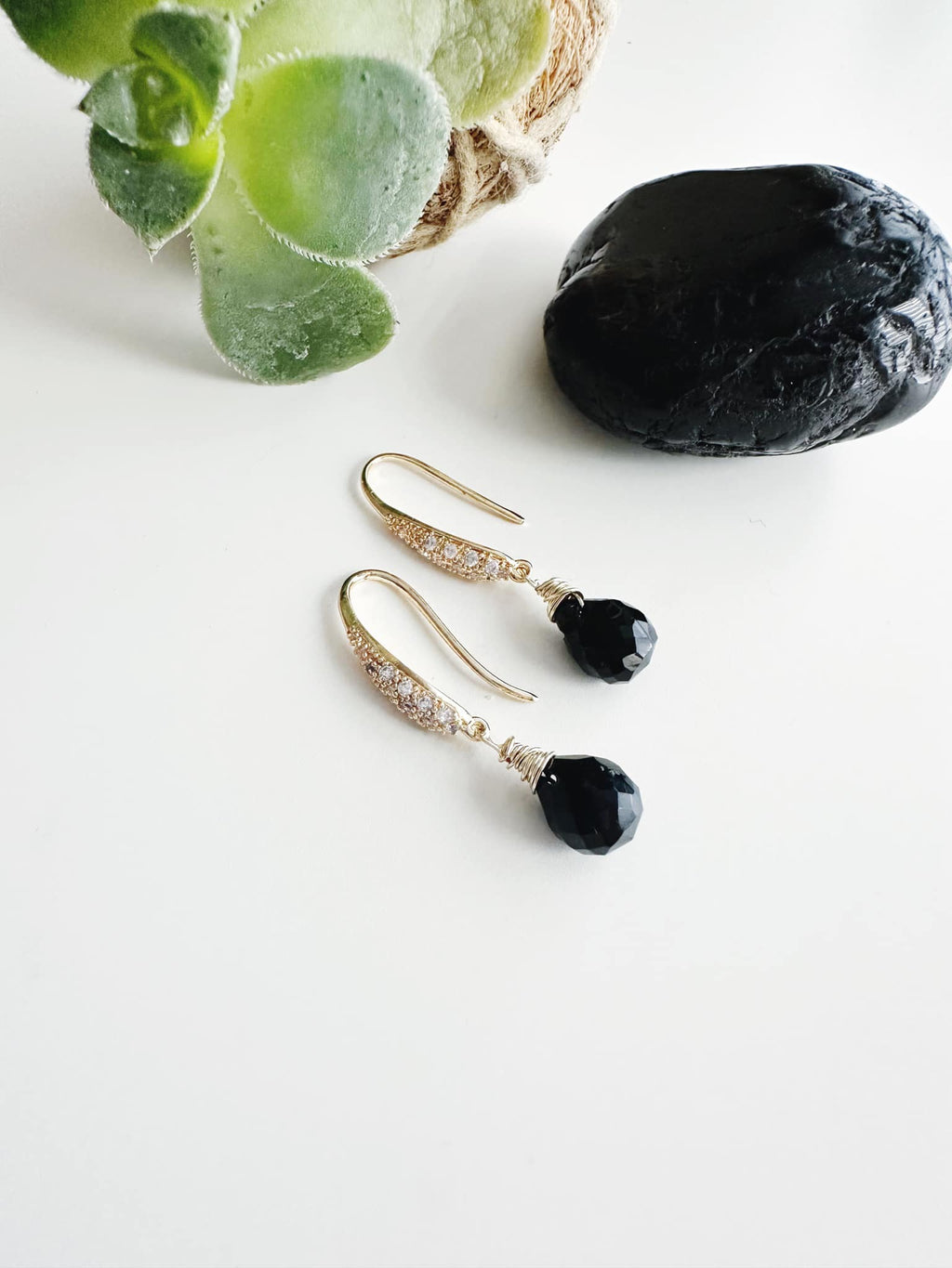 Aros piedra Onix . Incluye significado de la piedra y packing para regalo