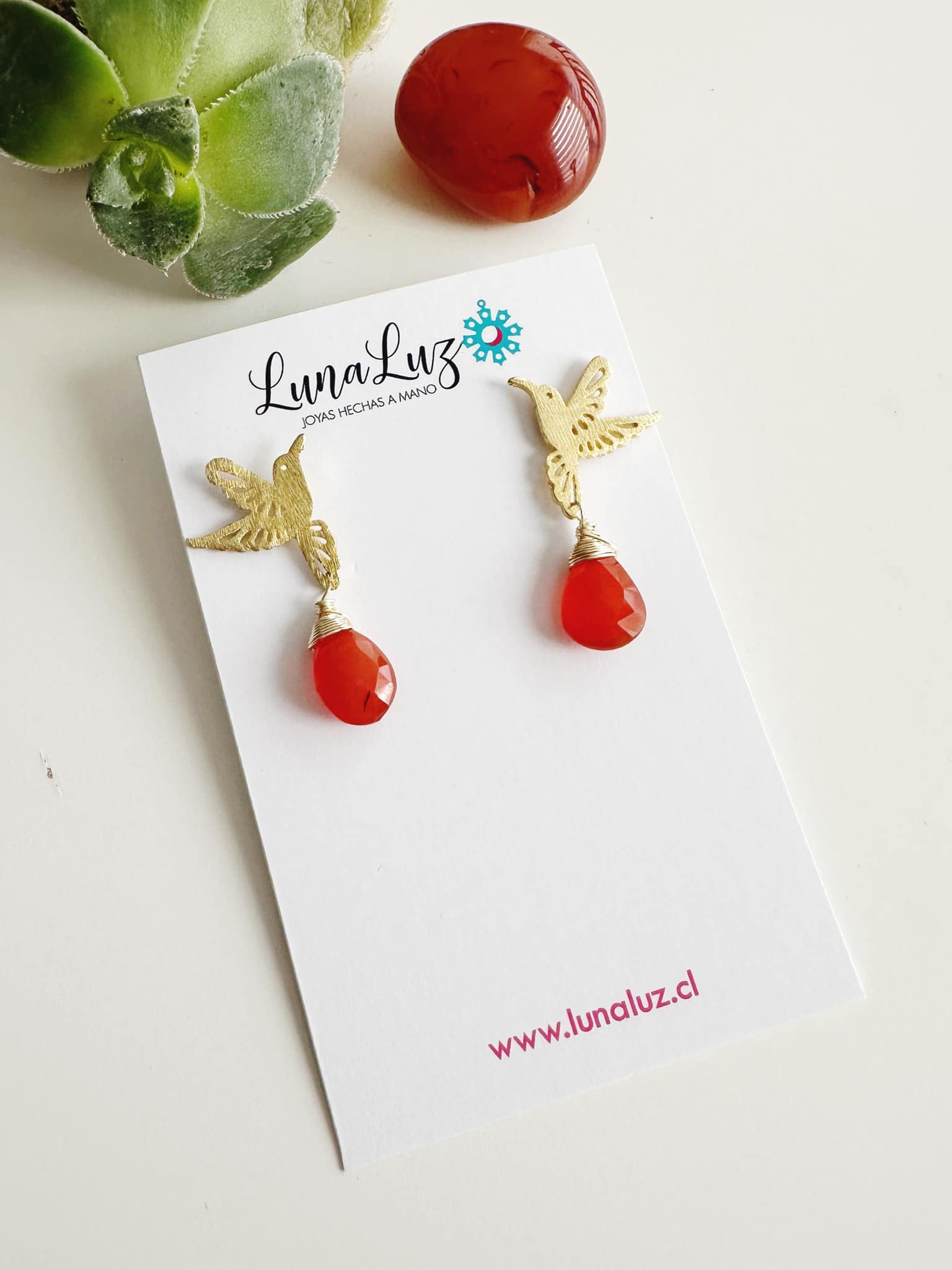 Aros Colibrí en piedras de Cornalina .Incluye significado, Packing para regalo