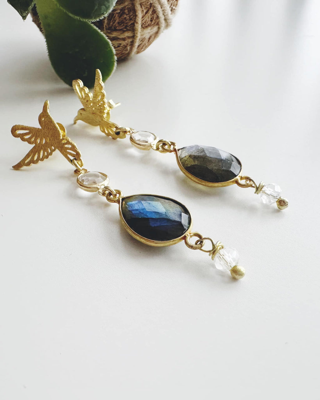 Aros Colibrí piedra Labradorita. Incluye significado y packing para regalo