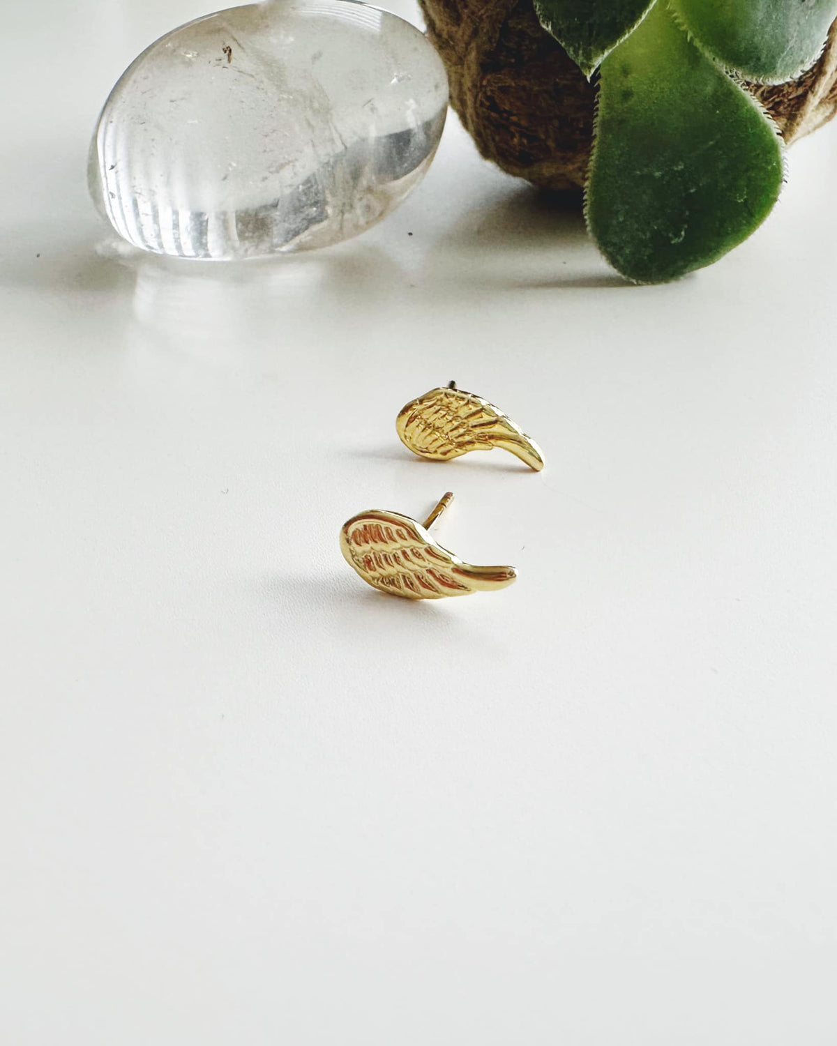 Aros “Alitas de Protección”. Enchape de Oro 18k
