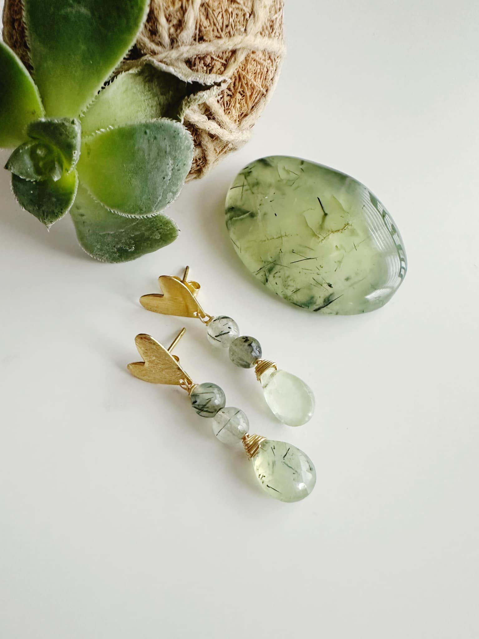 Aros piedra Prehnita. Inclye significado de la piedra y Packing para regalo