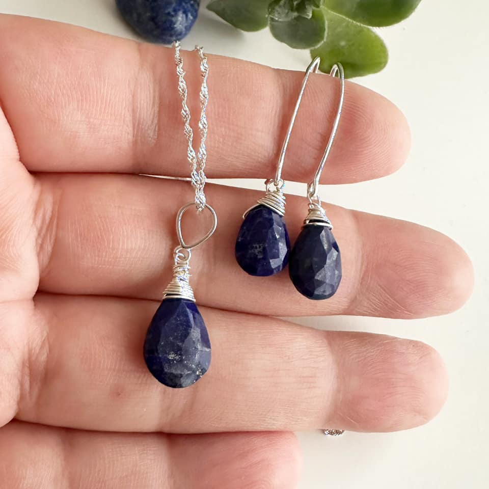 Conjunto de Plata en piedras Lapislázuli. Incluye significado de la piedra y packing para regalo