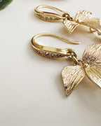 Aros flor en piedra Cornalina. Incluye significado de la piedra y  packing  para regalo