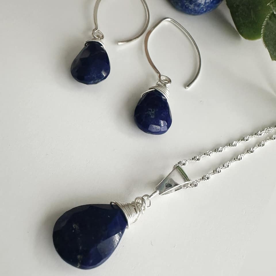 Conjunto de Plata en piedras Lapislázuli. Incluye significado de la piedra y packing para regalo
