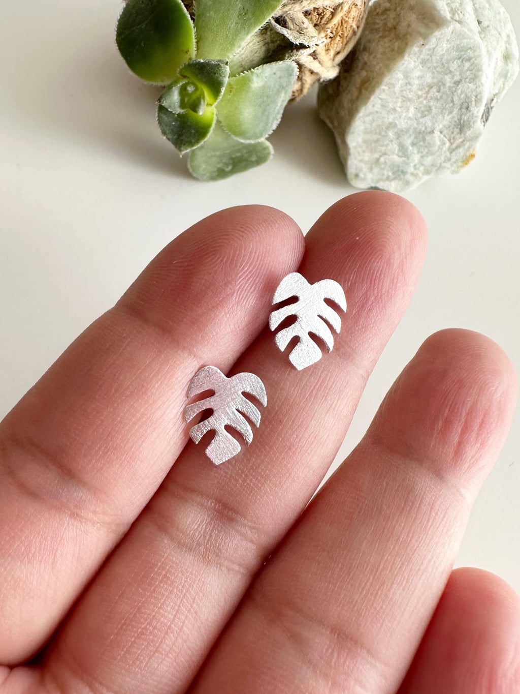 Aros silver Hojita Montera. incluye packing para regalo