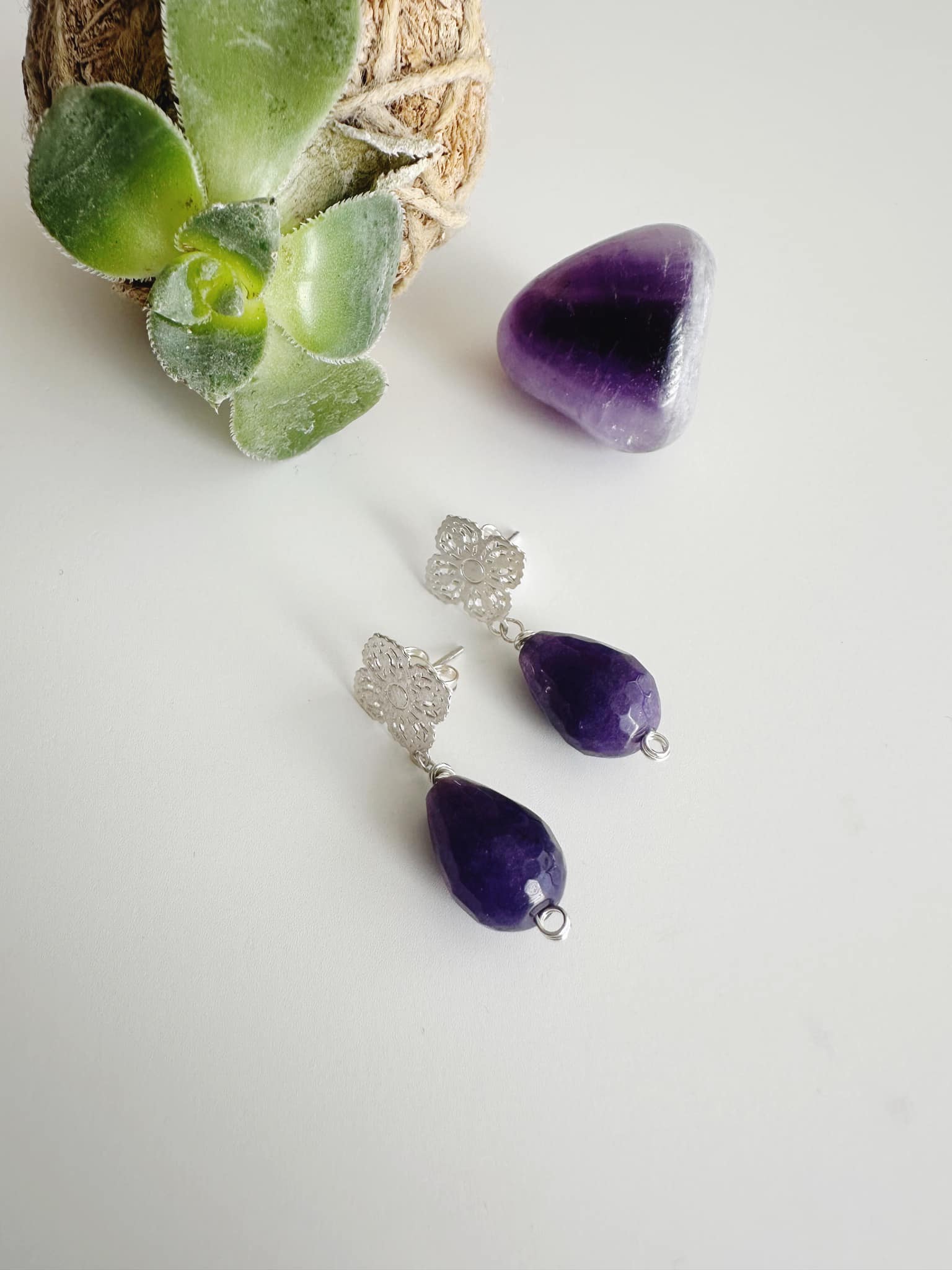Aros Agata Violeta incluye significado de su piedra y Packing para regalo