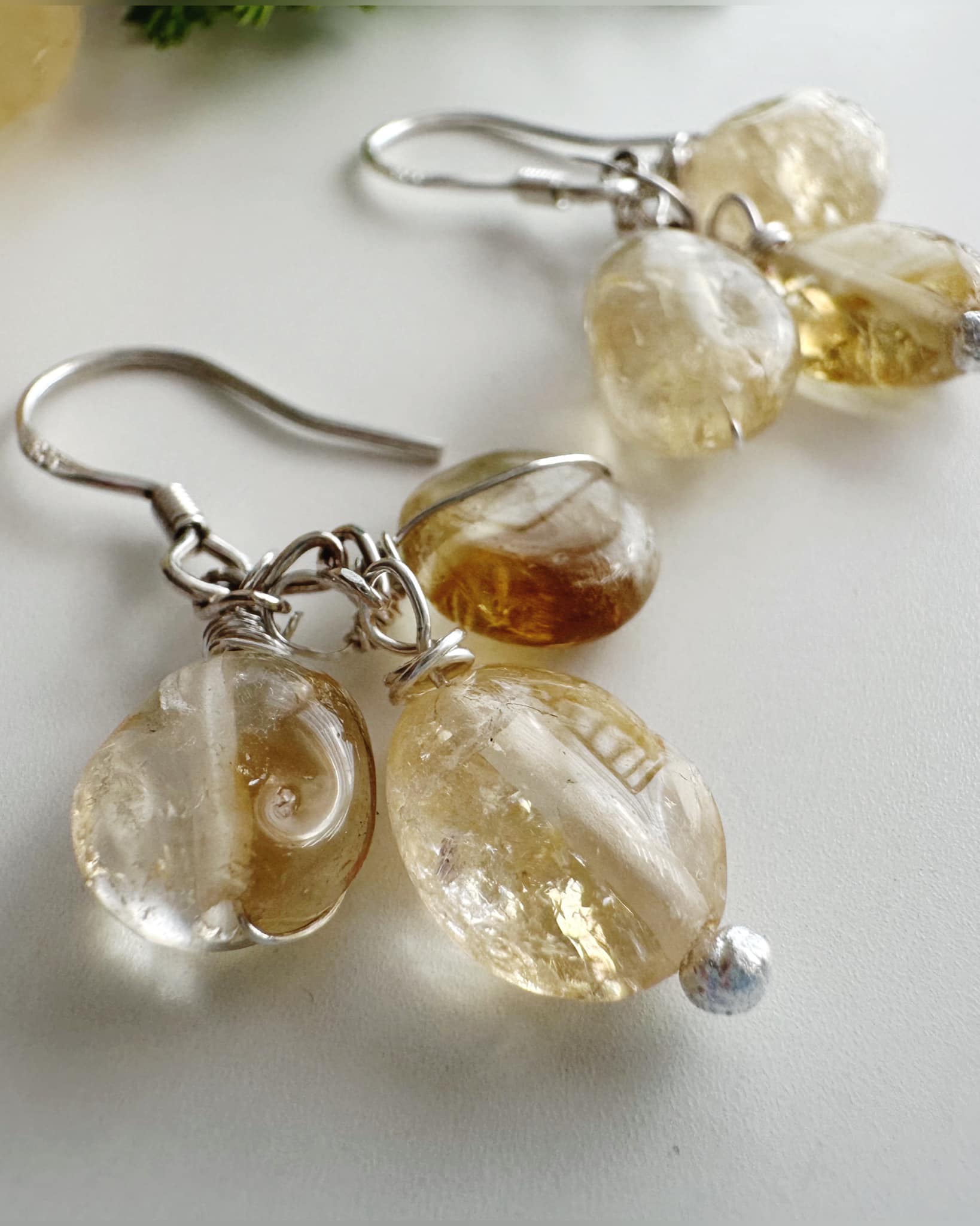 Aros de Plata 925 con piedra Citrino. Incluye significado de la piedra y Packing para regalo